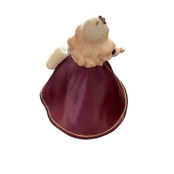 Barbie by Hallmark Ornament: 1996 Christmas Barbie Celebration - Picture 6 of 9